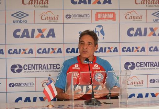 Carpegiani lamenta derrota para o Flamengo, mas quer recuperação no BA-VI