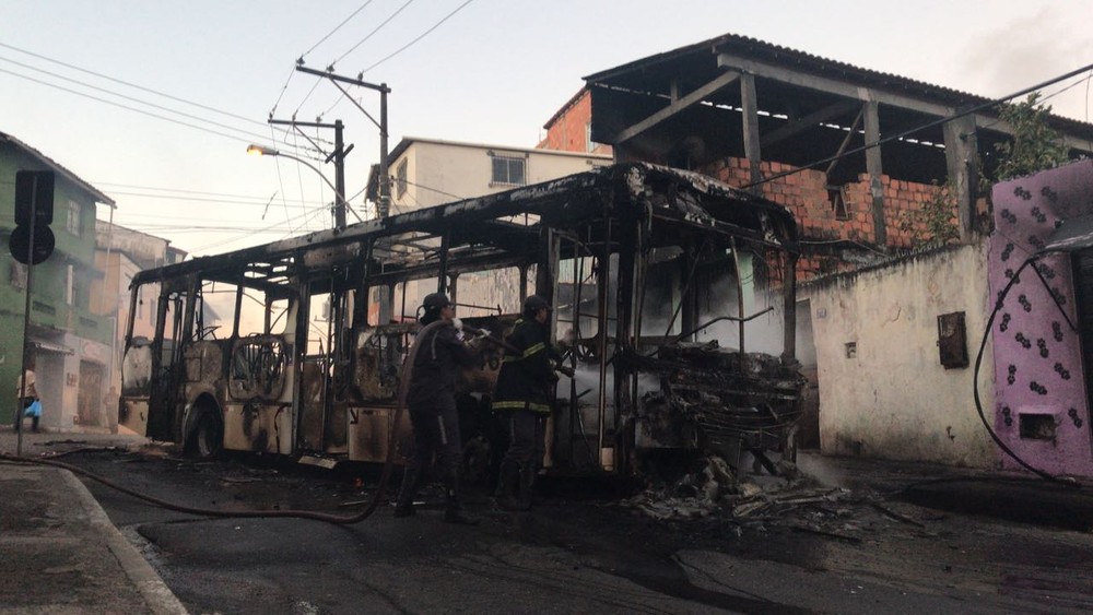 Três bairros de Salvador estão há 4 dias sem ônibus após morte de jovem