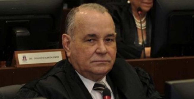 Presidente do TJ-BA reage a insulto em questão de concurso do TJ do Ceará
