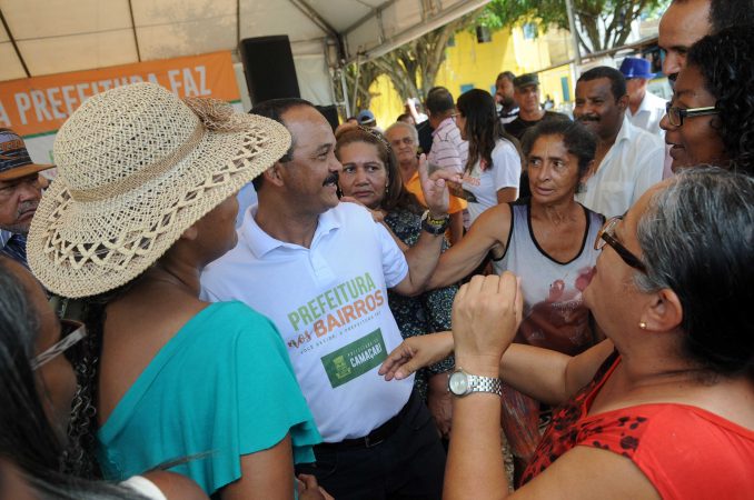 Camaçari: Elinaldo leva programa Prefeitura nos Bairros ao Mangueiral