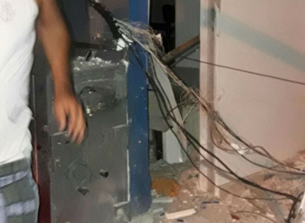 Bandidos explodem caixa eletrônico em Cordeiros