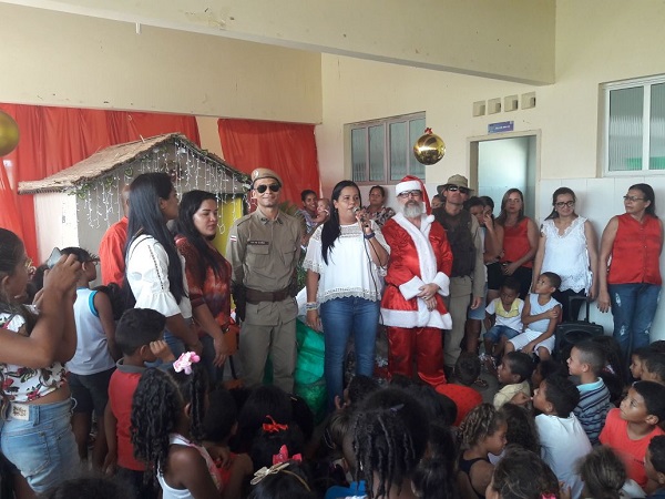 PM entrega presentes a 700 crianças em Rio Real
