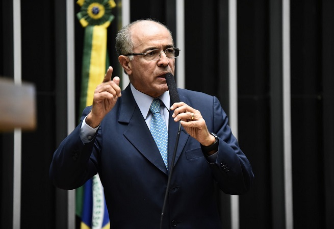 Aleluia ironiza declarações do governador: “De ferrugem Rui Costa entende”