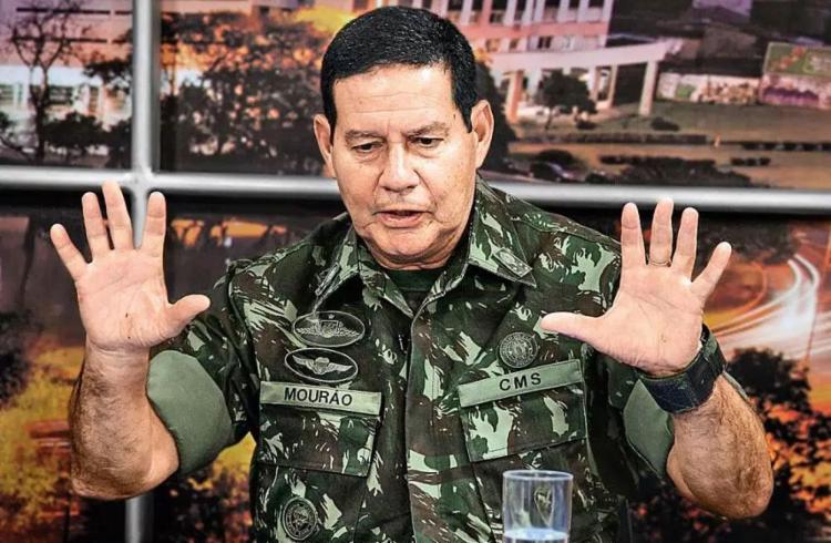 General do Exército volta a cogitar intervenção militar no Brasil