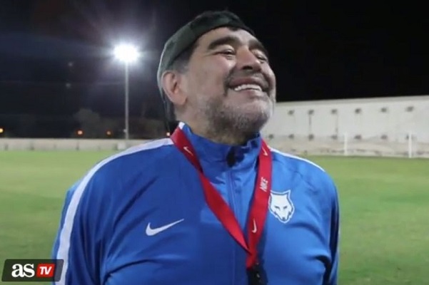Maradona “zoa” Cristiano Ronaldo e diz apostar no Grêmio