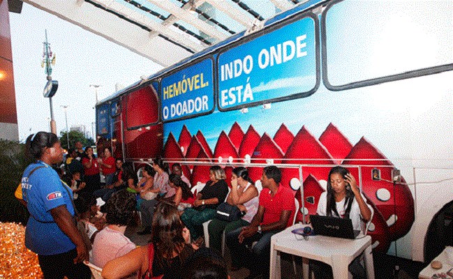 Hemóveis recebem doadores de sangue e medula em shoppings de Salvador