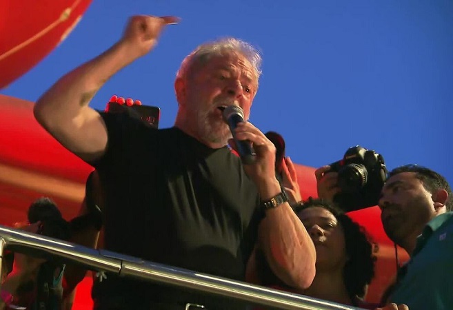 Em discurso contra Bolsonaro, Lula comete “ato falho” contra policiais; assista