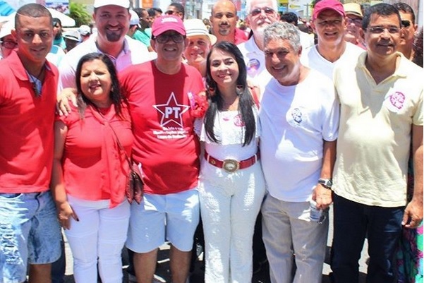 Moema acompanha Cortejo Cultural em homenagem a Santo Amaro de Ipitanga