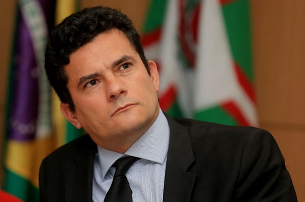 Moro diz que Bolsonaro ameaçou demiti-lo se não substituísse superintendente da PF no RJ