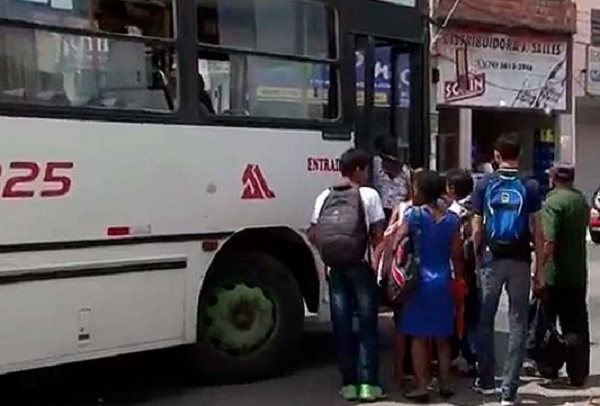 Juazeiro reajusta passagem de ônibus para R$ 3,70