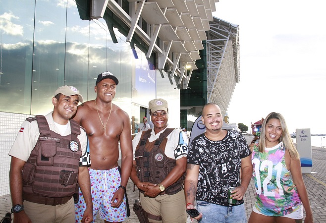 Batalhão Turístico recepciona 4,2 mil turistas no Porto de Salvador