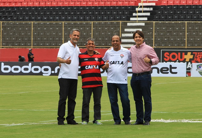 Ex-jogadores do Vitória celebram homenagem a Mário Sérgio na Via Barradão