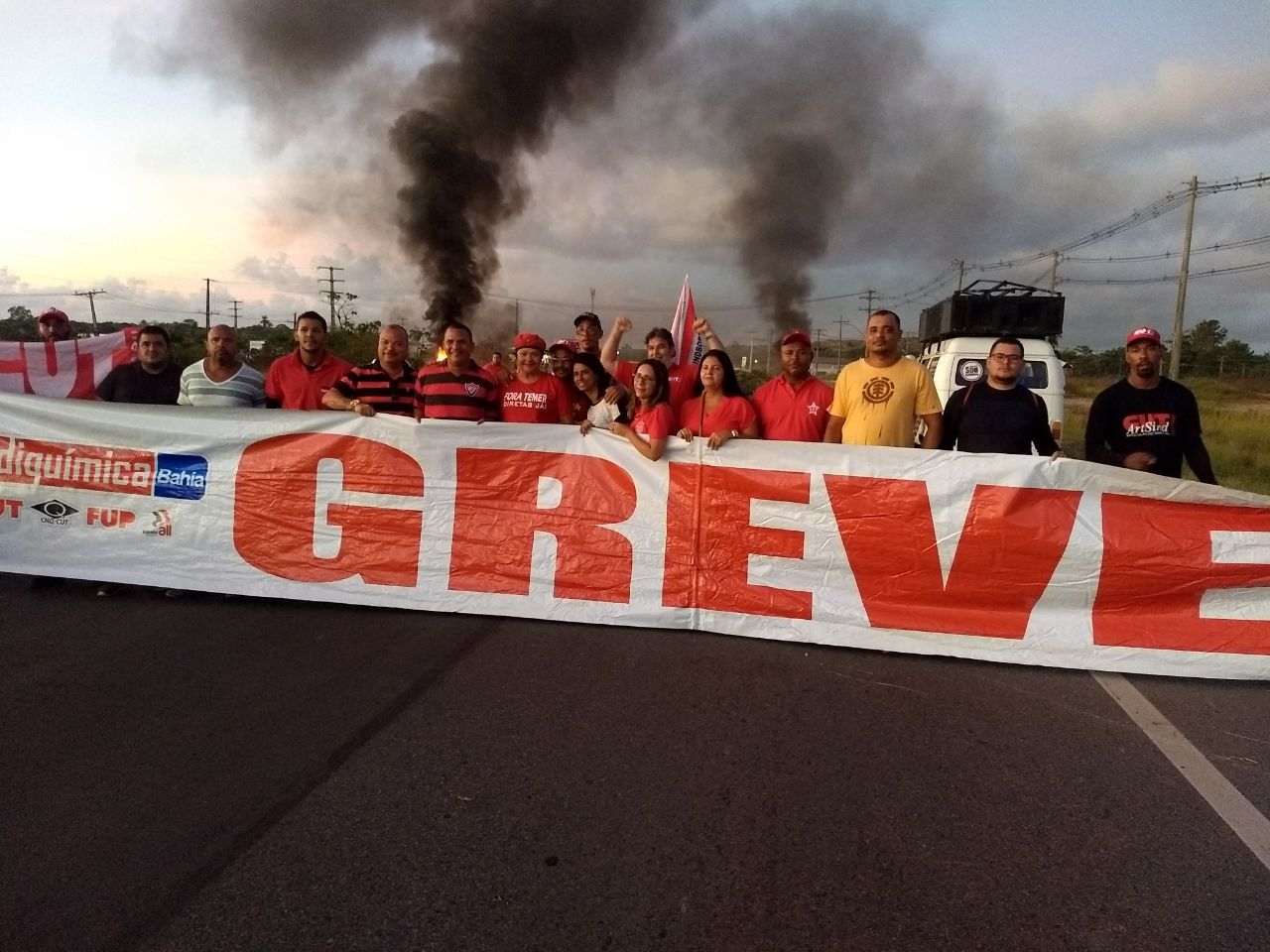 Luiza Maia e manifestantes entram em choque com a PM na Via Parafuso