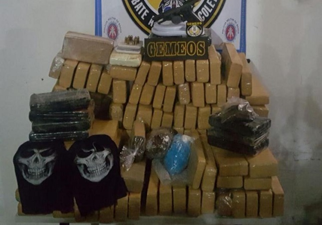 PM prende suspeito de assalto a ônibus com 300 quilos de drogas em Salvador
