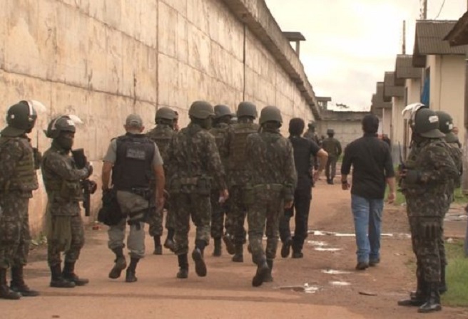 Exército quer armas e veículos para recuperar polícia do Rio