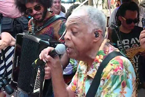 Gilberto Gil leva axé e forró para o carnaval de São Paulo