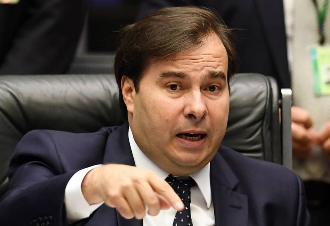 Maia afasta possibilidade de aliança com o PSDB