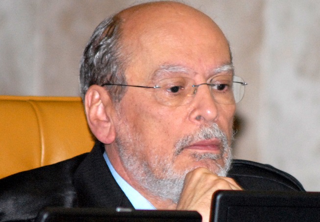 Ex-ministro do STF aceita integrar defesa de Lula