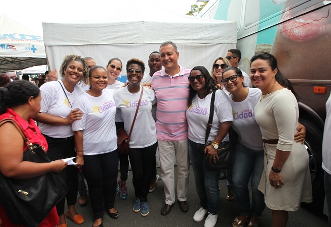 Governador e primeira-dama visitam Feira Março Mulher em Salvador