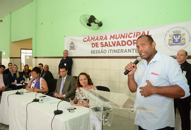 Salvador: População de Valéria participa do programa Câmara Itinerante