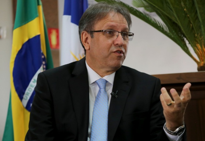 TSE cassa mandato do governador do Tocantins por uso de caixa 2