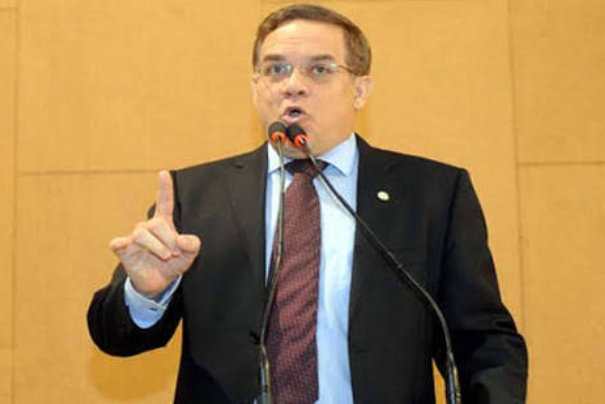 Luciano Ribeiro denuncia dívida de R$ 2 milhões do Estado com hospital de Brumado
