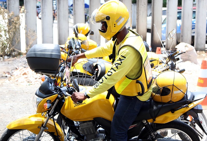 Prefeitura de Salvador reabre credenciamento para mototaxistas