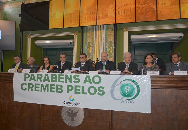 Câmara de Salvador homenageia os 60 anos do Cremeb