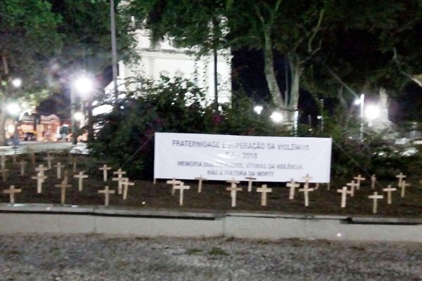 Cruzes fincadas na Praça do Bonfim serão recolhidas na Sexta-Feira Santa