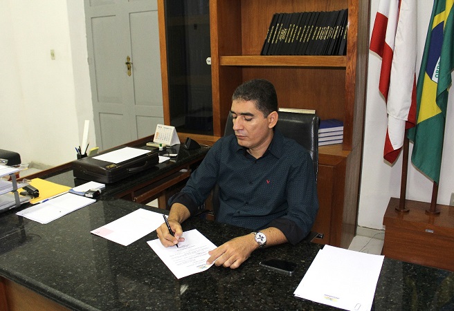 Justiça determina bloqueio de contas do prefeito de Jaguarari