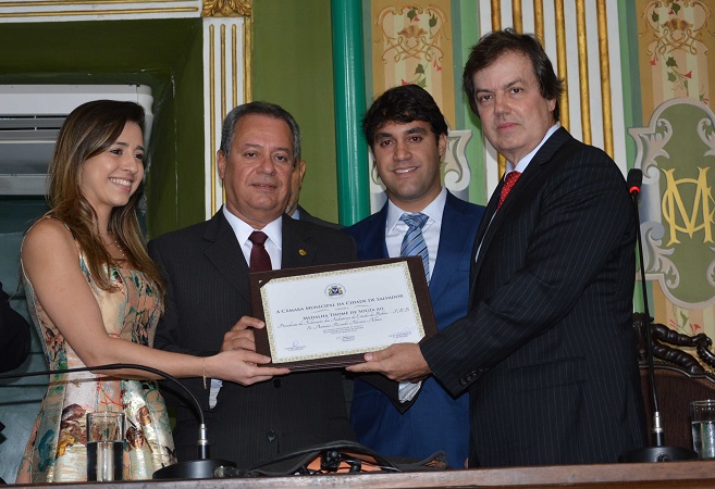 Ricardo Alban é homenageado com Medalha Thomé de Souza pela Câmara de Salvador
