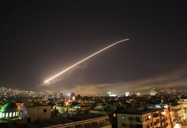 Síria derrubou 13 mísseis lançados contra Damasco, diz TV