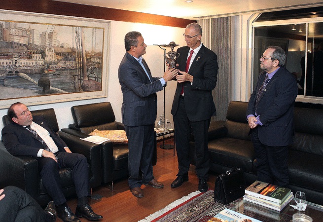 Governador recebe visita do embaixador de Israel
