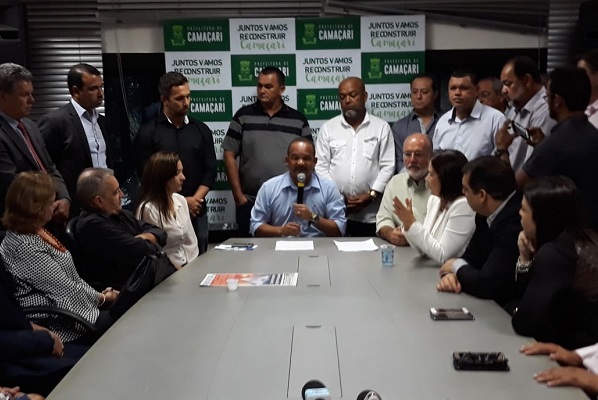 Elinaldo muda os dirigentes de oito secretarias em Camaçari