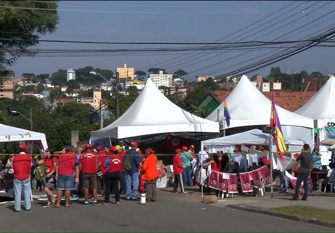 Prefeitura de Curitiba faz novo pedido à Justiça para que Lula seja transferido