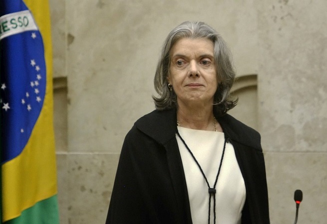 Cármen Lúcia assume a presidência do Brasil nesta sexta-feira
