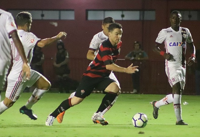 Vitória e Flamengo estreiam com empate em 2 a 2 no Brasileirão; veja os gols