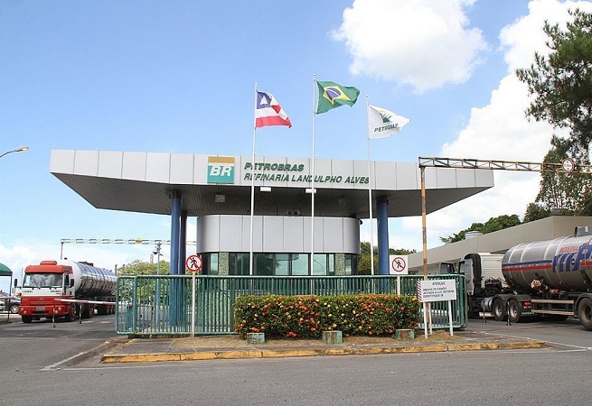 Sindicatos denunciam surto de covid-19 na Refinaria Landulpho Alves