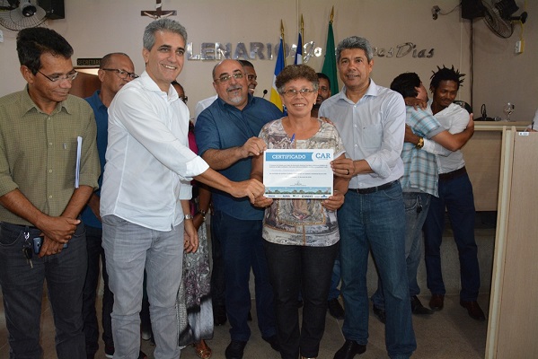 SDR entrega Casa de Mel e assina convênio do Bahia Produtiva em Antônio Cardoso