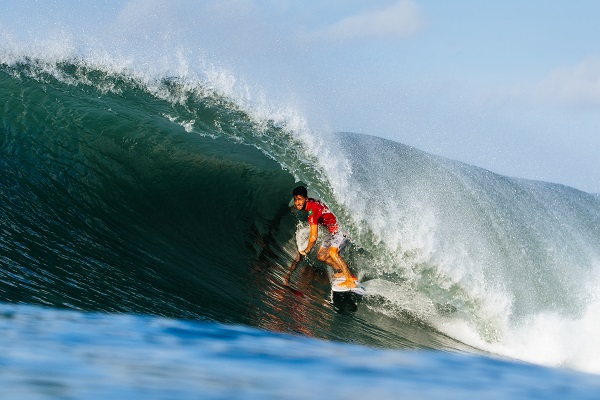 Mundial de Surfe: Cinco brasileiros estão garantidos no 3º round em Bali