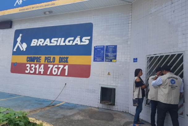 Codecon autua estabelecimentos por aumento abusivo do gás de cozinha em Salvador