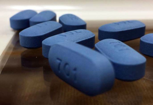 Pesquisa da UFMG vai comparar efeitos de medicamentos para HIV