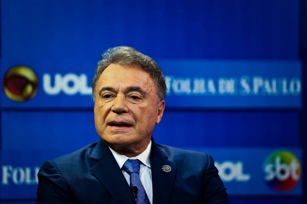 Em sabatina, Alvaro Dias diz descartar aliança com o PSDB
