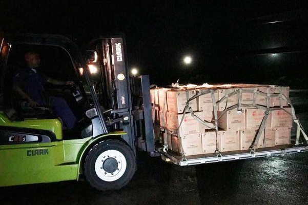 FAB traz mais 12,5 toneladas de medicamentos para Salvador