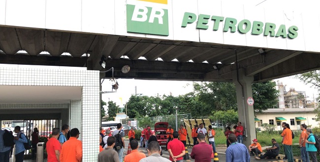 Petroleiros encerram greve na Bahia e em mais dois estados