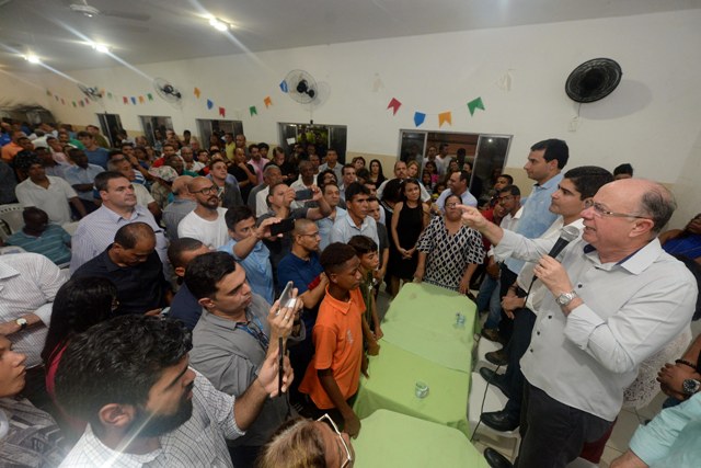 José Ronaldo e ACM Neto conversam com lideranças políticas em Salvador