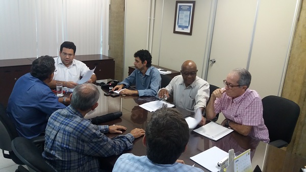 Prefeitura de Salvador sela acordo salarial com arquitetos e engenheiros