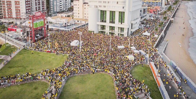 Mais de 20 mil pessoas acompanham jogo do Brasil e show de Cláudia Leitte na Arena Brahma Salvador