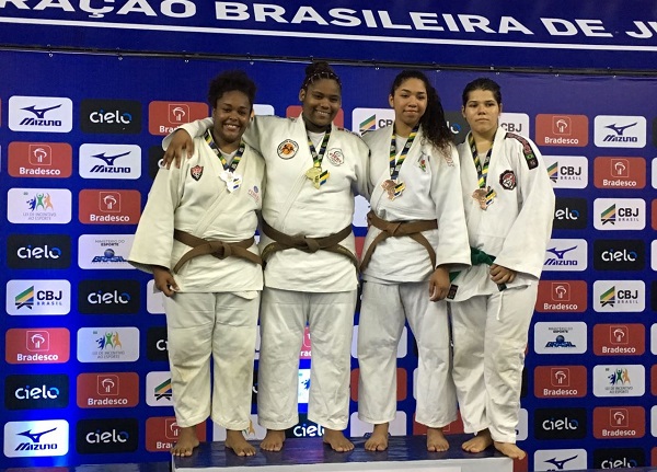 Atleta do Vitória conquista medalha de prata no Brasileirão de Judô Sub-18