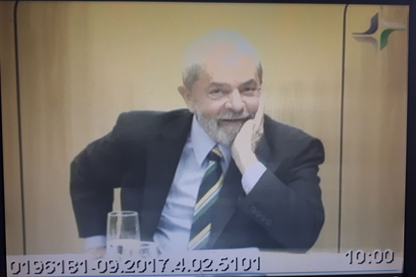 “Estou cansado de mentiras”, diz Lula em depoimento a Bretas